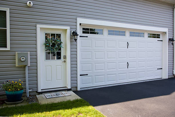24/7 Emergency Garage Door Panel Replacement experts in South Blooming Grove, NY